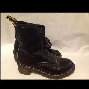 Like NEW Doc Marten’s WOMEN size 8